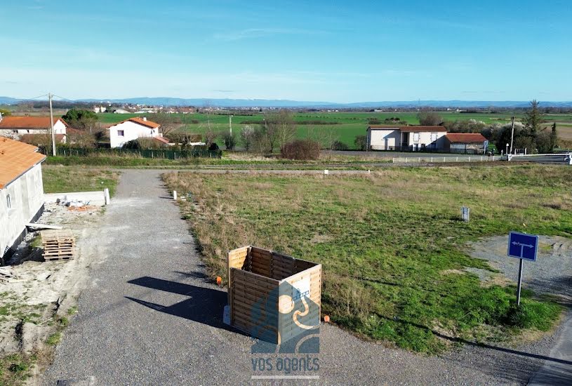  Vente Terrain à bâtir - 558m² à Pessat-Villeneuve (63200) 