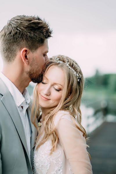 Wedding photographer Evgeniya Lozanova (lozanova). Photo of 12 June 2019