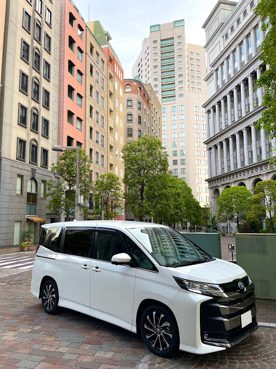ノアのノーマル・あなたの車へのこだわりは？・イタリア街・ファミリーカーに関するカスタム事例の投稿画像2枚目