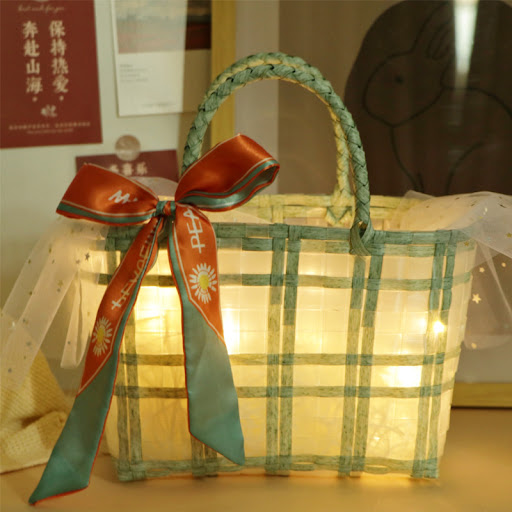Title 27, High-end heart-shaped empty box for wedding gro...