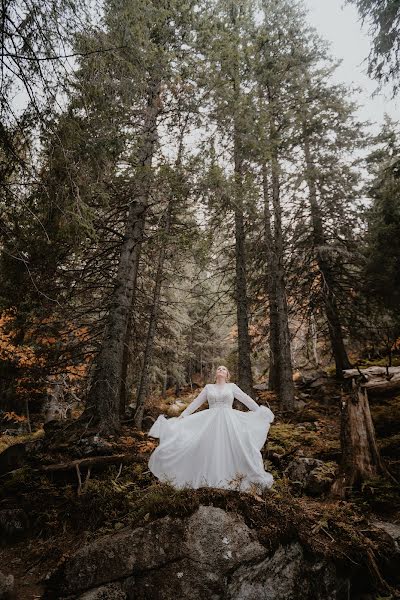 Fotógrafo de casamento Piotr Jamiński (piotrjaminski). Foto de 3 de dezembro 2021