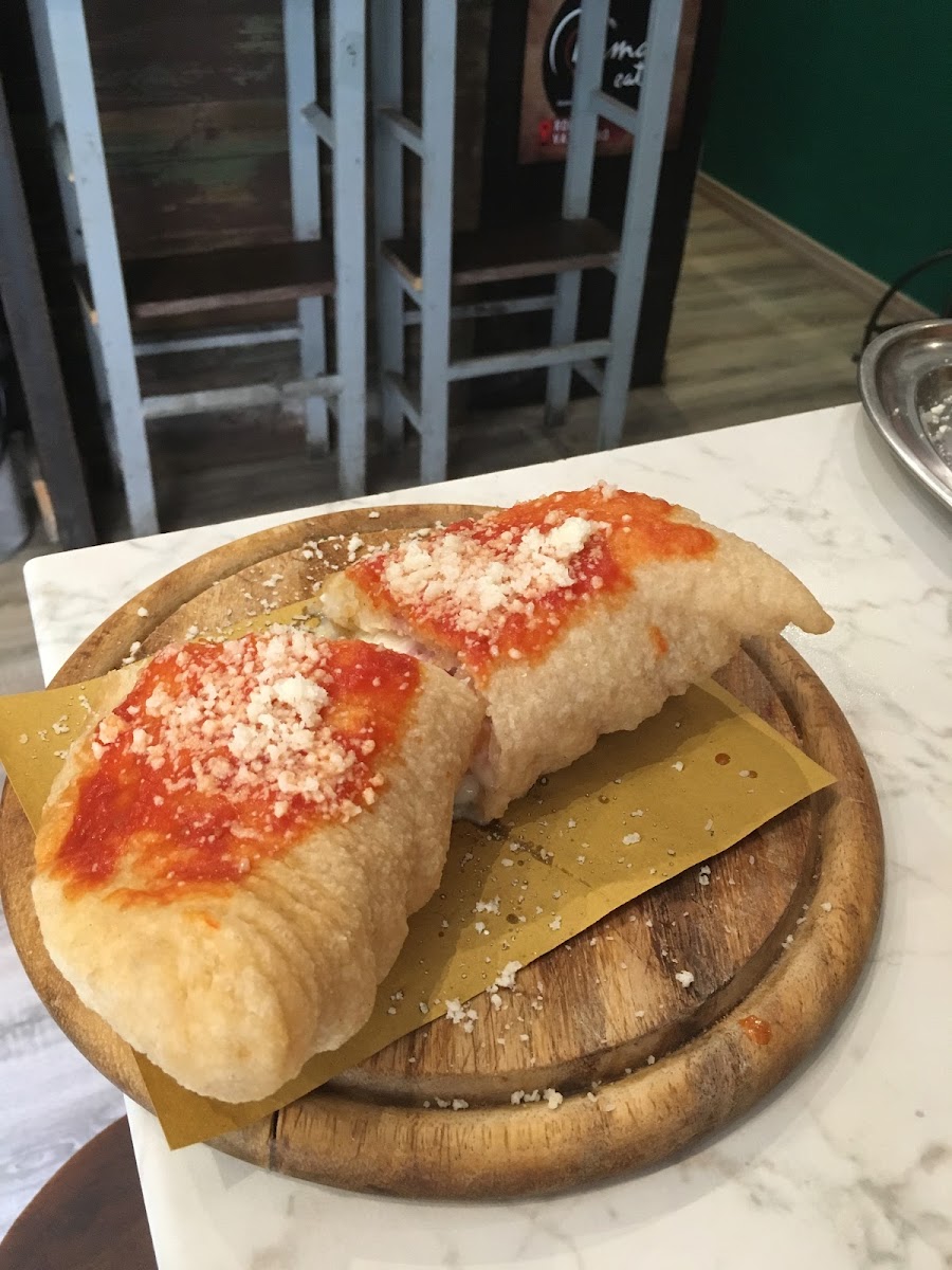 Gluten-Free Pizza at Mama Eat Lab