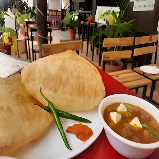 Chhola Bhatura (2 Pcs)