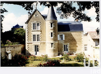 manoir à Beaumont Saint-Cyr (86)