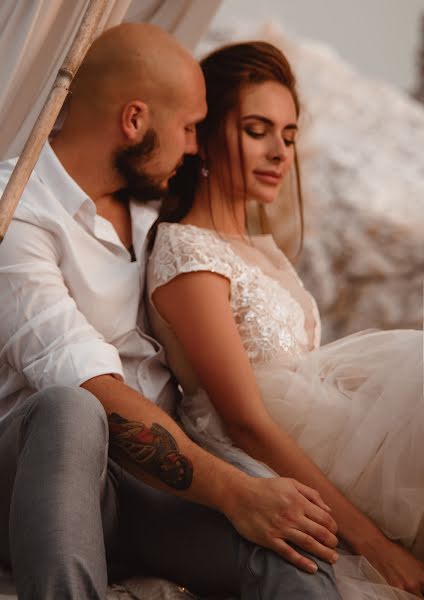 Wedding photographer Yulya Kamenskaya (myjuly). Photo of 20 May 2020