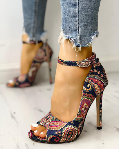 Title 4, Printed toe buckle high heels for women. Experi...