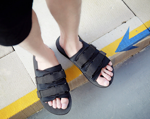 Title 4, Mens and Womens Summer Flip-Flops Fashionable...