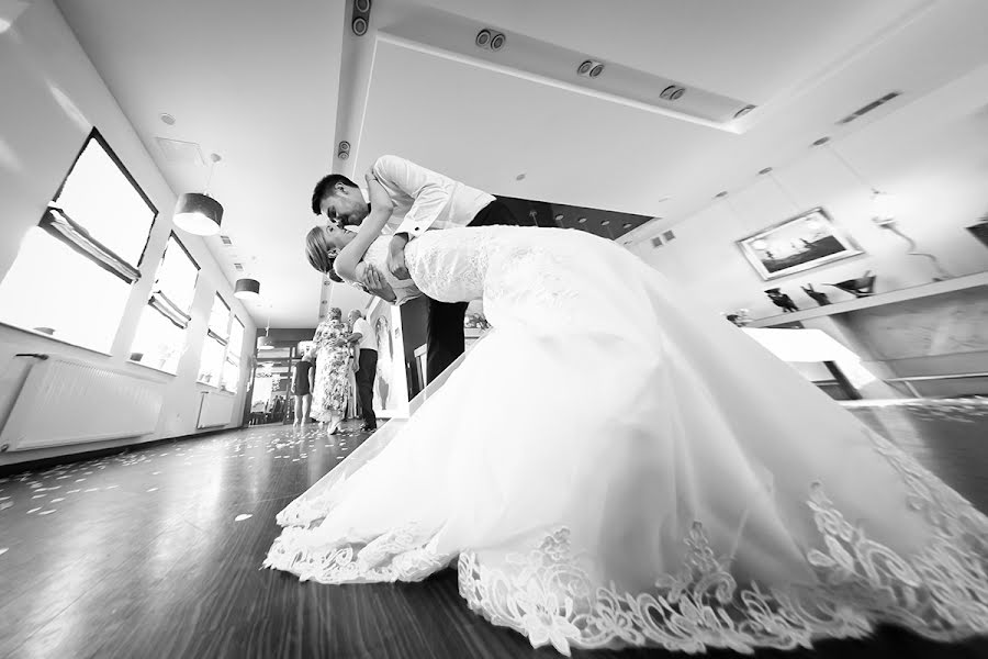 結婚式の写真家Łukasz Hus (lukaszhus)。2015 8月3日の写真