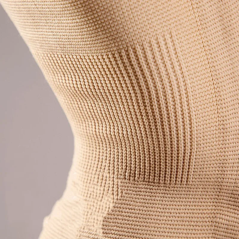 Ginocchiere da basket calde in maglia per calore e protezione. Mantieni le ginocchia calde e protette durante il gioco.