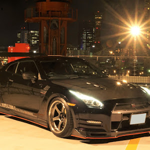 NISSAN GT-R