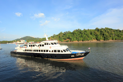 Travel from Koh Phi Phi to Phuket by ferry