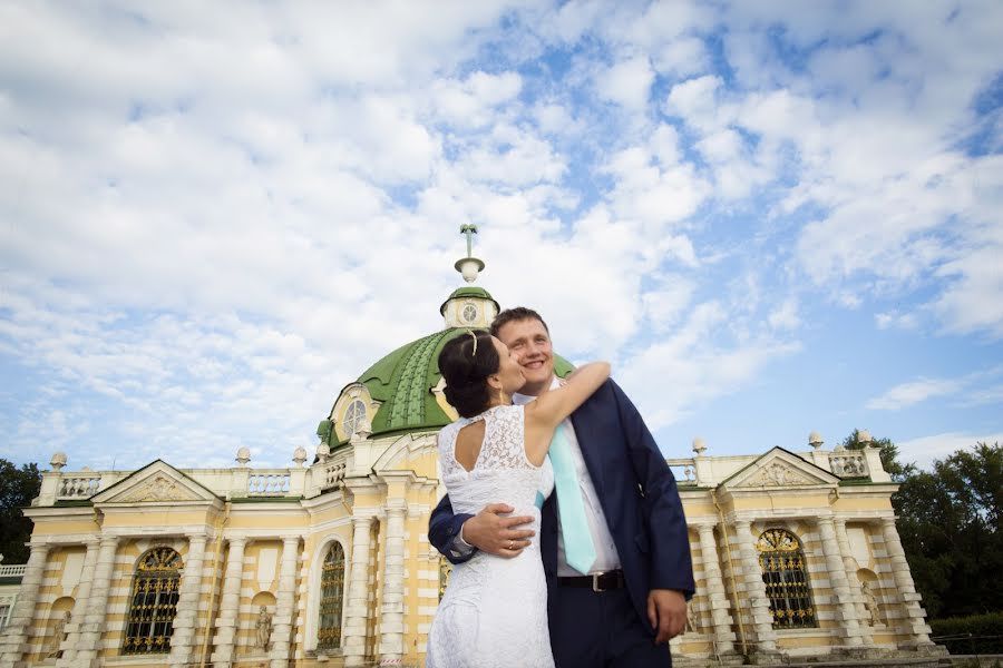 Wedding photographer Yana Slavinskaya (sentyabryaka). Photo of 25 June 2014