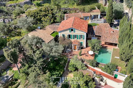 Maison avec piscine et jardin 1