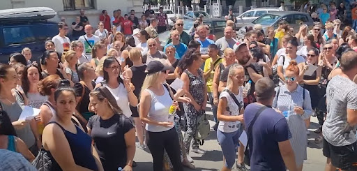 Protest radnika Džinsija završen, gradonačelnik Leskovca obećao da niko neće ostati bez posla