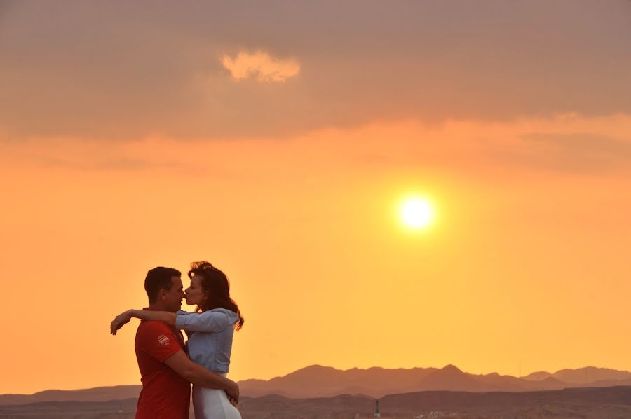 Fotógrafo de bodas Yuliya Karrara (yuliyacarrara). Foto del 25 de febrero 2015