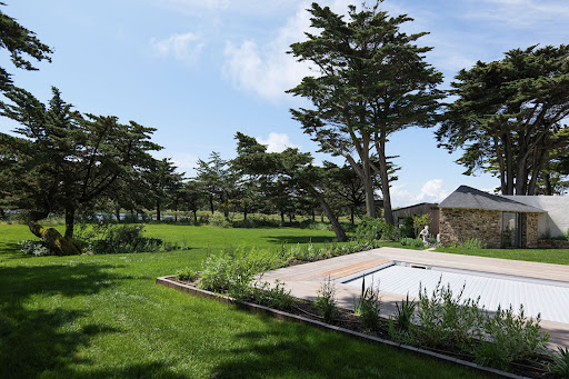Villa with garden 5
