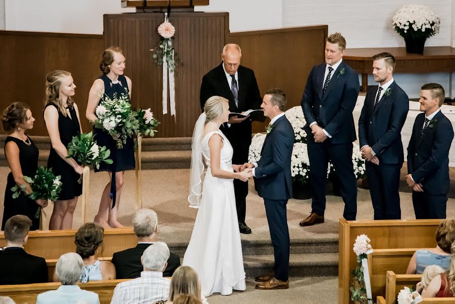 Fotografo di matrimoni Linda Charbonneau (lindacharbonneau). Foto del 9 maggio 2019