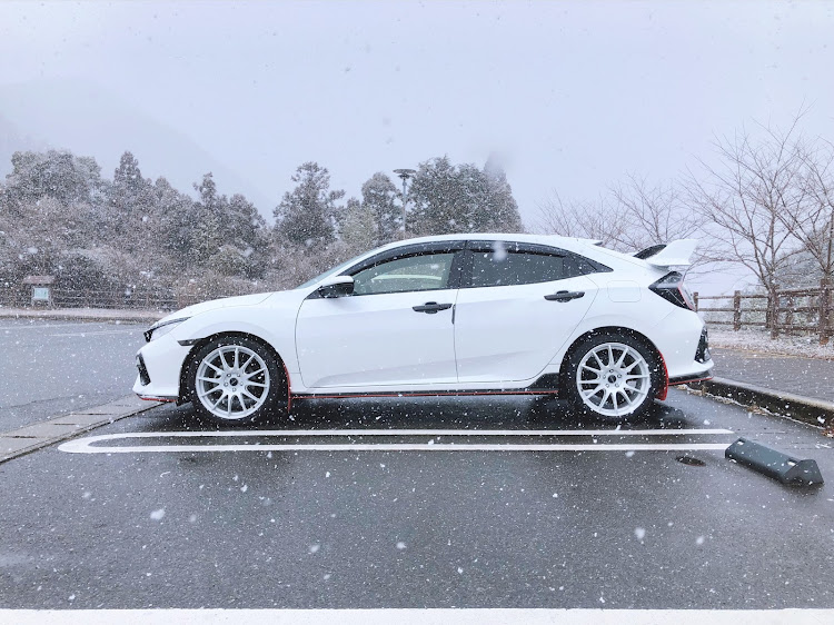 シビックの2月もよろしくお願いします・洗車・雪化粧・ドライブに関するカスタム事例の投稿画像3枚目