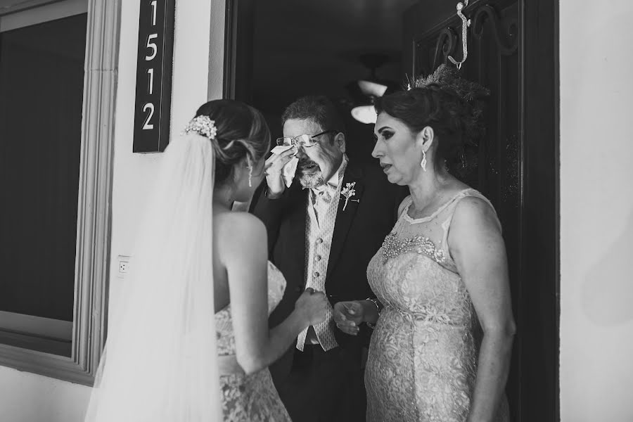 Fotografo di matrimoni Carolina Cavazos (cavazos). Foto del 23 febbraio 2017