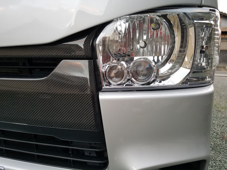 ハイエースバンの4インチダウン・車高の低くさは？・技術の高さ！に関するカスタム事例の投稿画像1枚目