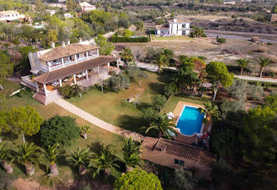 Villa with pool and terrace 3