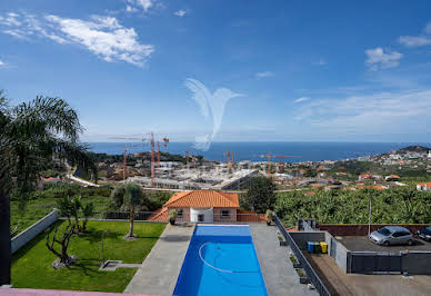 Maison avec piscine et terrasse 4