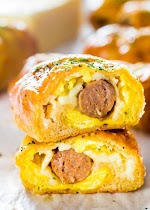 Sausage and Egg Breakfast Rolls was pinched from <a href="http://www.jocooks.com/recipes/sausage-egg-breakfast-rolls/" target="_blank">www.jocooks.com.</a>