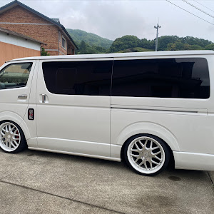 ハイエースバン TRH200V