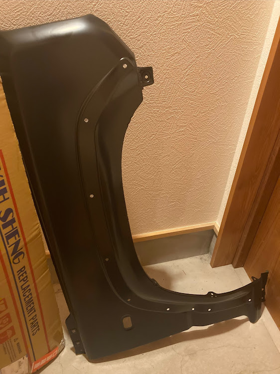 ジムニーのDIY・フェンダー加工・ジムニーJB64・空力アップ？に関するカスタム事例の投稿画像2枚目