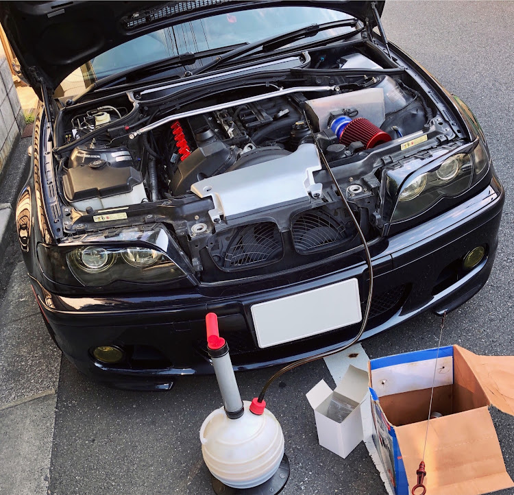 320i Mスポーツのエンジンオイル交換・オイルフィルター交換に関するカスタム事例の投稿画像1枚目