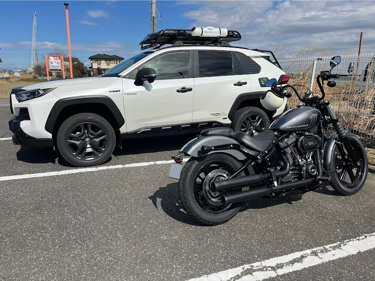 RAV4のHYBRIDADVENTURE・ストリートボブ・ロールパックスに関するカスタム事例の投稿画像3枚目