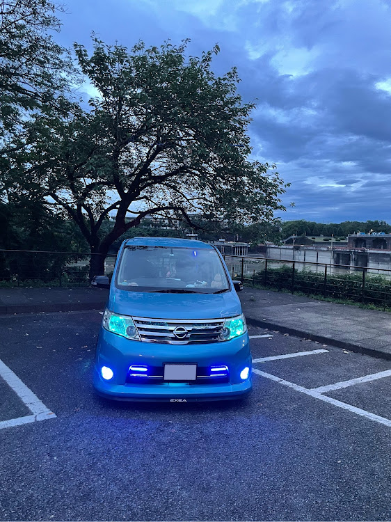セレナのやっぱりガマン出来ませんでしたw・柿本改 GTbox 06&s・カメ活ドライブ・屋上撮影・ダム湖に関するカスタム事例の投稿画像4枚目