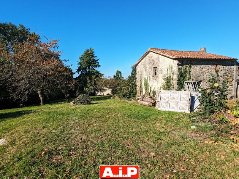 Vente maison 2 pièces 70 m² à La Forêt-sur-Sèvre (79380), 53 500 €