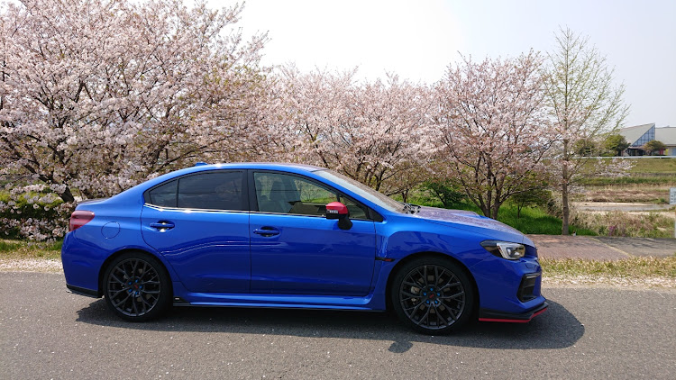 WRX S4の桜と愛車に関するカスタム事例の投稿画像4枚目