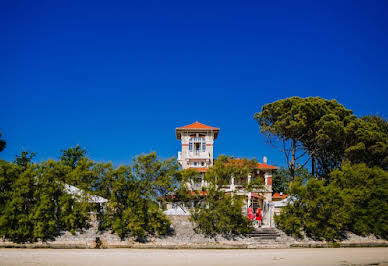 Seaside villa with pool 4