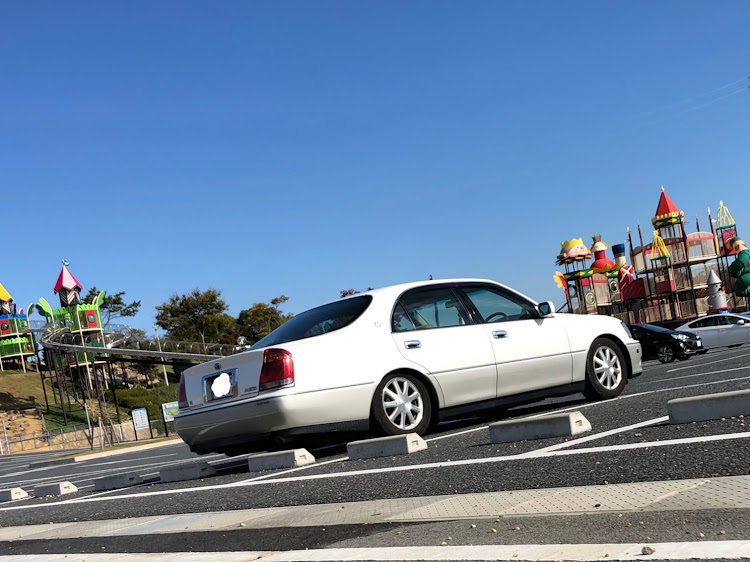 クラウンマジェスタのVIPセダン・サスコンでローダウン・クルマ好きと繋がりたい・4.0Cタイプ・三木山総合公園に関するカスタム事例の投稿画像4枚目