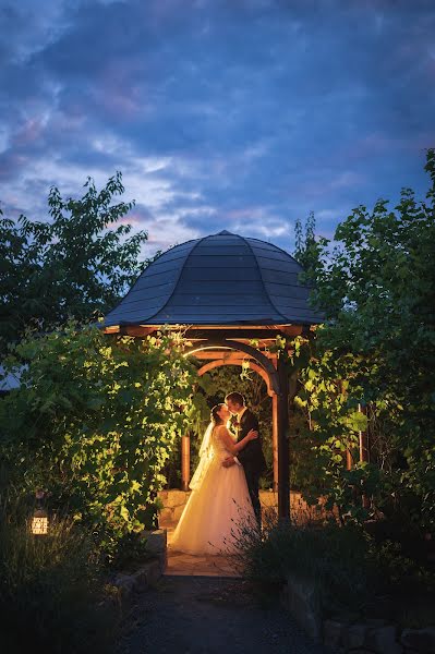 Wedding photographer Oliver Beneš (benesoliver). Photo of 31 March 2021