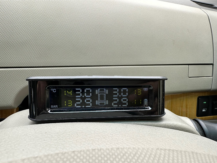 エスティマの追加メーター何つけてる？に関するカスタム事例の投稿画像5枚目