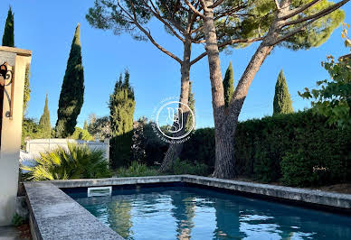 Maison avec piscine et terrasse 1