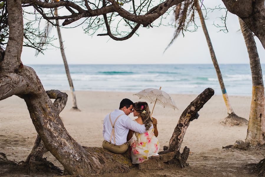 Wedding photographer Carlos Dona (carlosdona). Photo of 27 January 2020