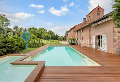 Property with pool 4