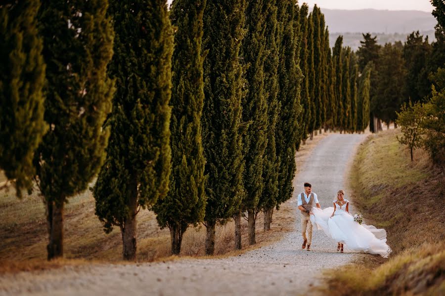 Fotógrafo de casamento Arturs Sulainis (sulainisart). Foto de 26 de abril 2022