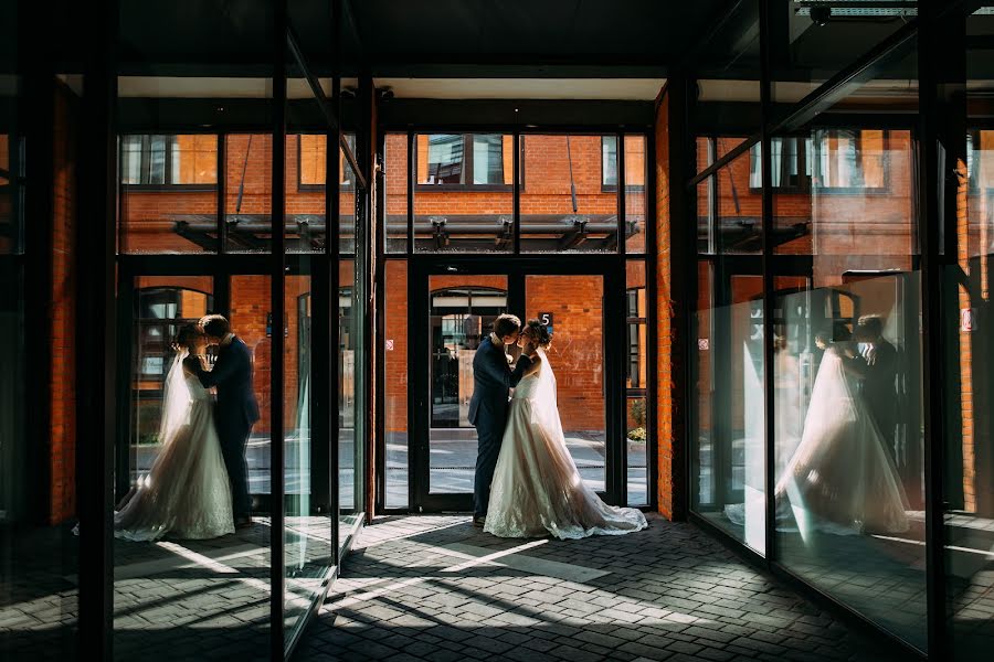 Fotógrafo de casamento Zhenya Med (jennymyed). Foto de 3 de outubro 2018