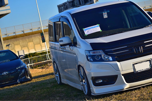 ステップワゴンスパーダ Rk5の愛車紹介 一眼レフ ステップワゴンスパーダ バグガード Usdmに関するカスタム メンテナンスの投稿画像 車のカスタム 情報はcartune