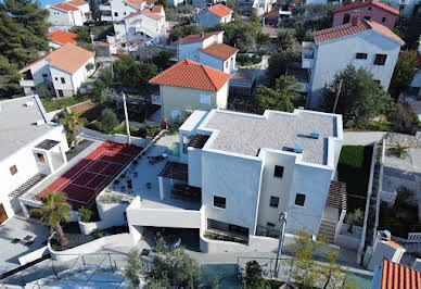 House with pool and terrace 5