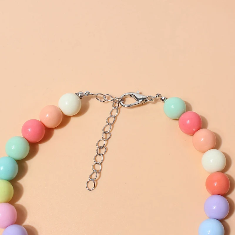 Guinzaglio per cani geometrico con perle, gioielli per animali con personalità. Passeggia il tuo cane con stile e aggiungi un tocco di eleganza.