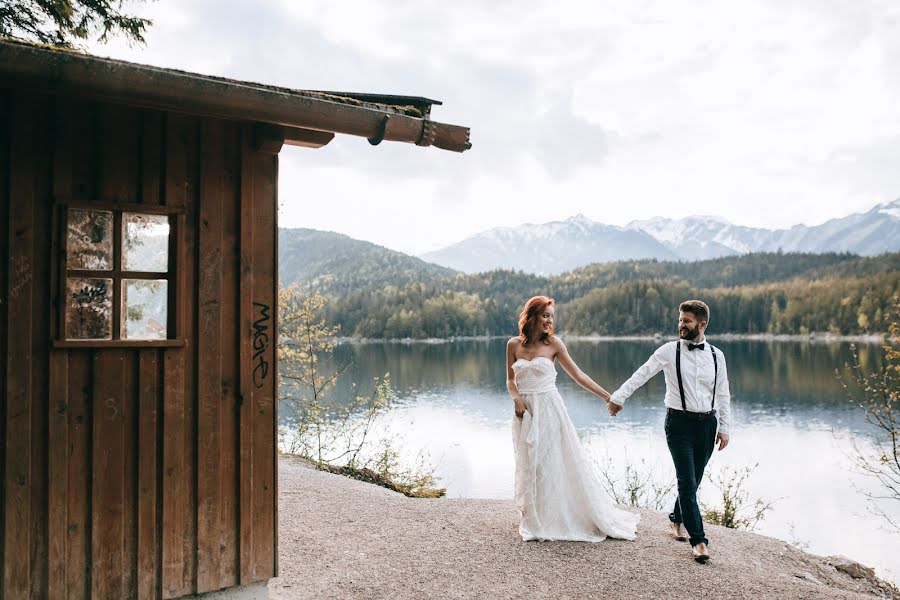 Fotógrafo de casamento Yuliya Kostyrenko (juliakost). Foto de 9 de agosto 2019