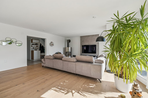 Luxury house for sale in Givrins (Switzerland) with garden and terrace