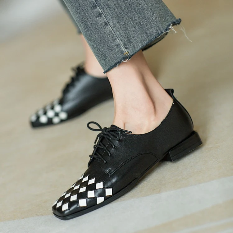 Zapatos retro británicos de mujer con tacón cuadrado, puntera cuadrada y cordones frontales Estilo clásico y cómodo.