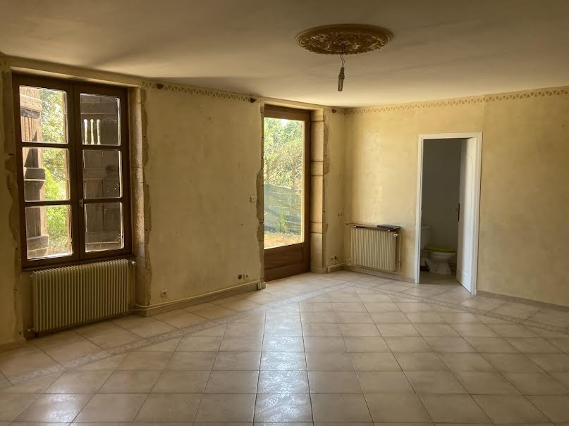 Vente maison 8 pièces 230 m² à Charlieu (42190), 175 000 €